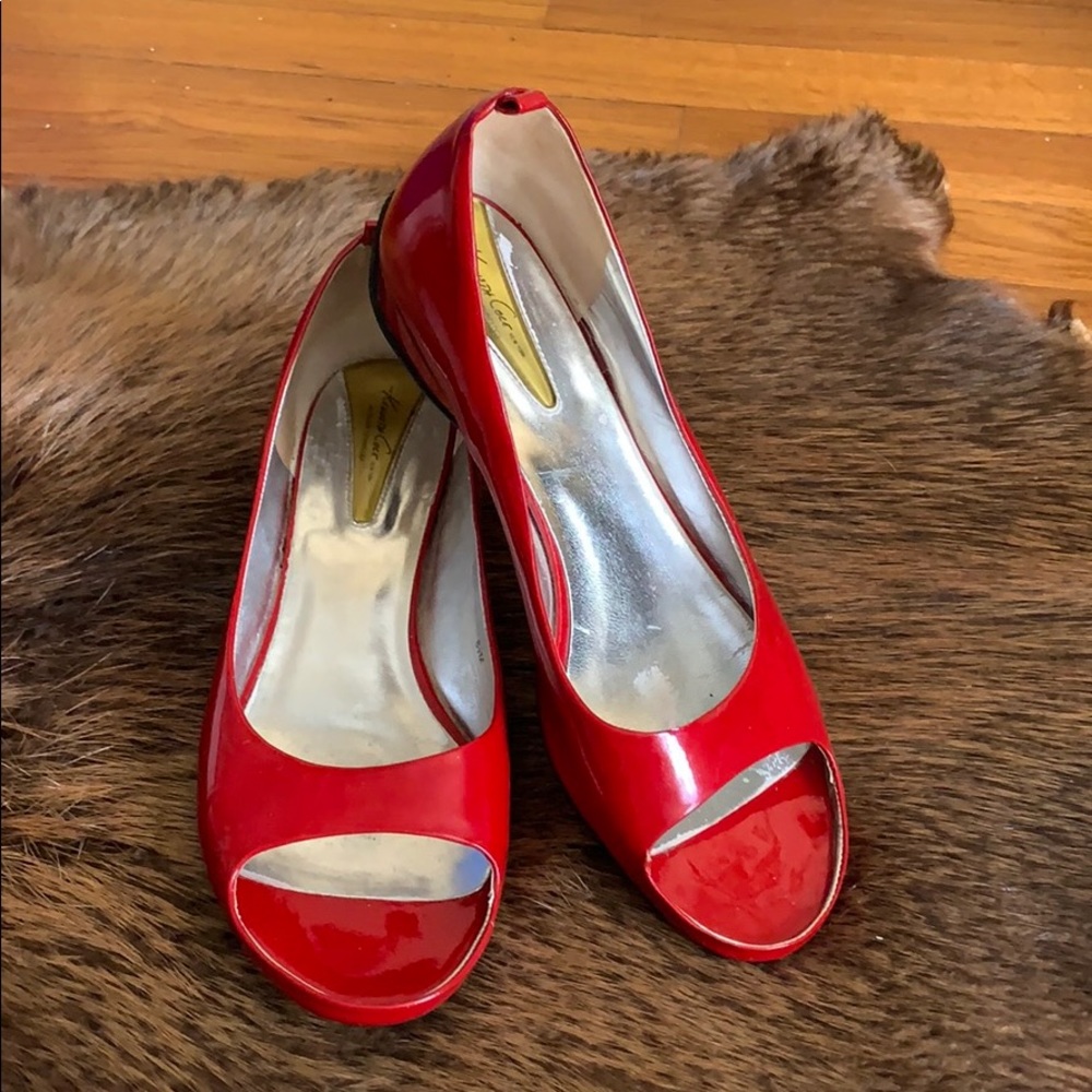 Loved Kenneth Cole sandals